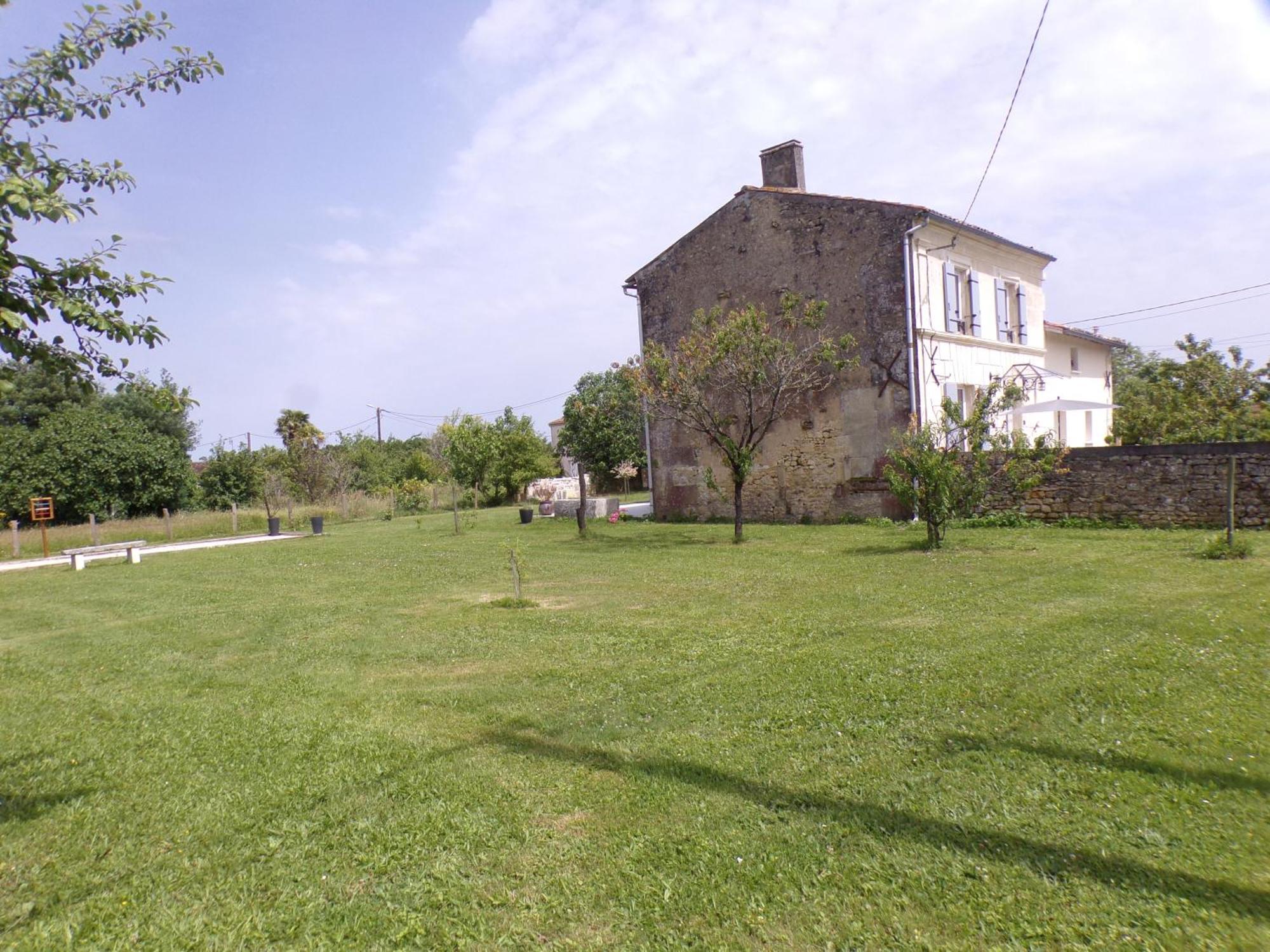 Le Gite Du Verger Saint-Bris-des-Bois Ngoại thất bức ảnh